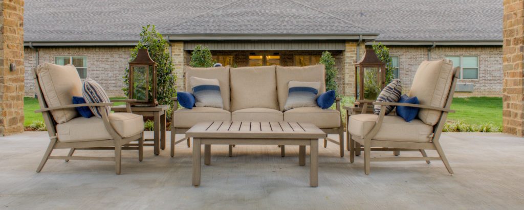 an outdoor seating area at a skilled nursing nursing home
